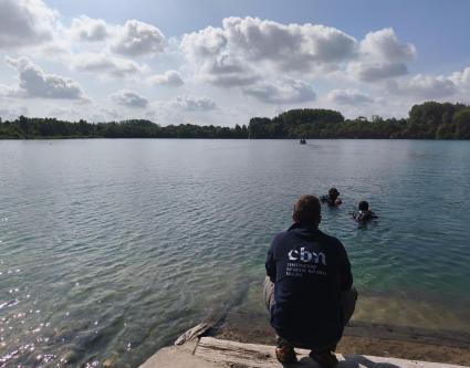 Le lac bleu de Rœux, bien plus qu'une simple ancienne carrière de craie : une plongée pleine de surprises ! 